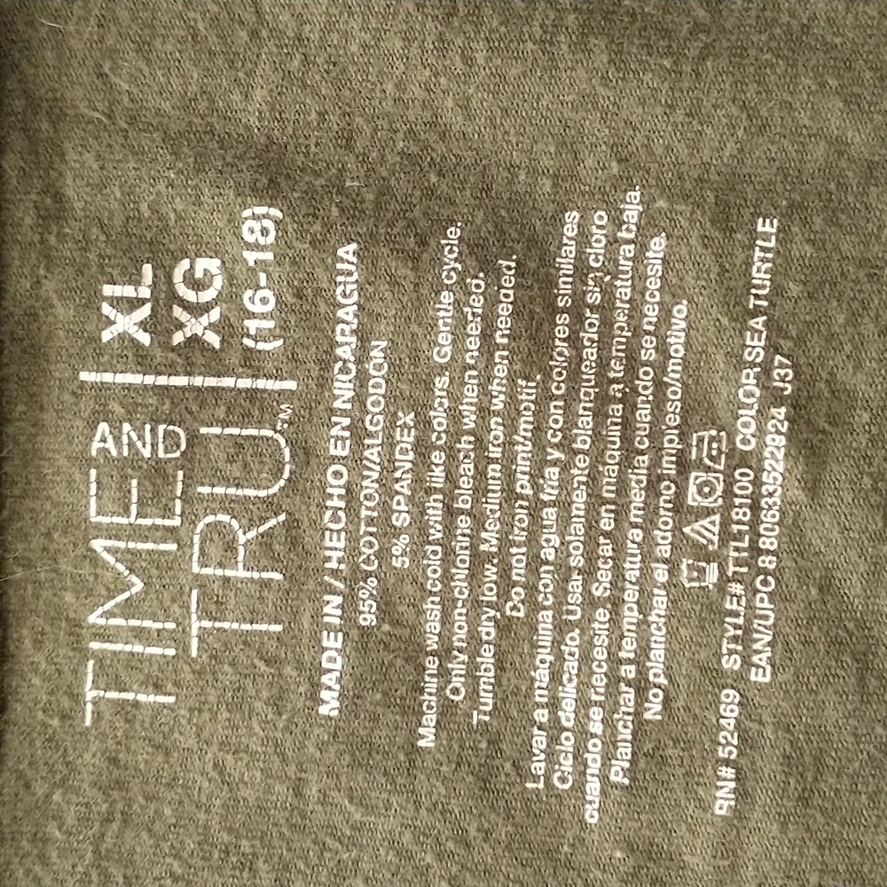🏵️Three Tank Tops - Picture 2 of 4